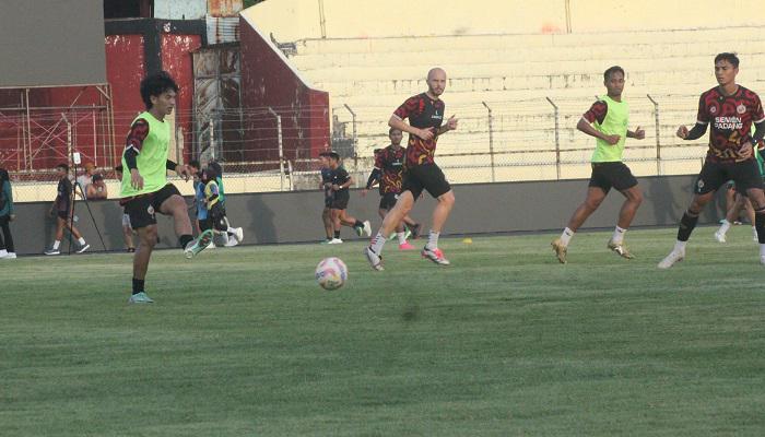 Belum Tuntaskan Kompensasi Pemain Asing, Semen Padang FC Disanksi FIFA